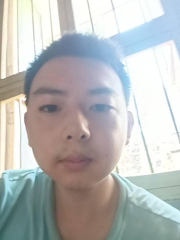 小黄的第二张照片--陕西闪婚服务中心